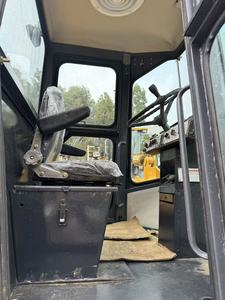 Compacteur routier vibratoire à tambour unique Dynapac CA251D, moteur diesel, pour travaux de construction - Product Image 3