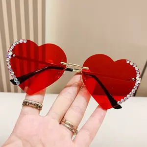 Luxury Diamond Vintage Rimless Love Heart Shaped 1 Piece Sunglasses Women Gradient Sun Glasses Party Crystal Lens Shades