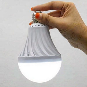 Bombilla LED de Emergencia de Alto Voltaje de 12W, Base AC85V-265V, Material ABS+PP, Batería de 1200mA, Chips SMD 2835, 95mm de Diámetro, Uso en Hoteles, 3000 - Product Image 1