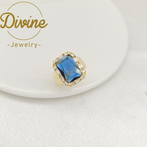 Yeni tasarım 18k altın kaplama geometrik şekilli zirkon yüzük moda kare kristal yüzükler açık boyut adam yüzükler düğün takısı - Product Image 6