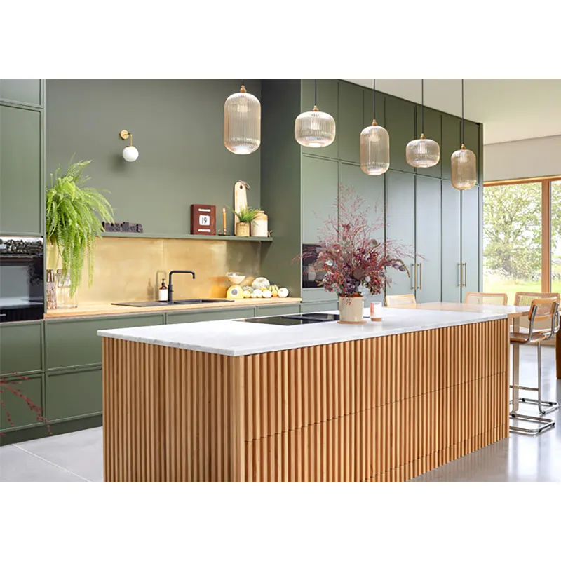 خزانات مطبخ CBMMART عصرية المصممة من ألياف الخشب المضلعة ذات التصميم المناسب