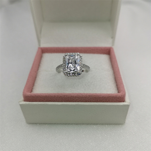 แหวนโมอิสซาไนต์ทรงขนมปังฝรั่งเศส10K ตัดขั้นสไตล์คลาสสิกสำหรับผู้หญิง - Product Image 4