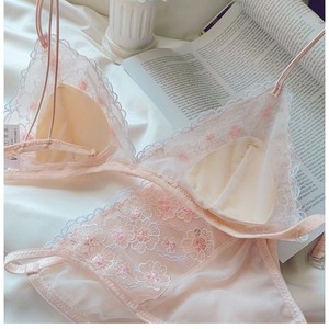 French-style sexy and alluring thin-strapped lace backless bra set for girls with small breasts. Wire-free, ultra-thin triangle - Product Image 3