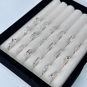 Ensemble de bagues Sonata superposables, mélange ciblé de bagues fines en argent 925, minimalistes et empilables, <span class=keywords><strong>poésie</strong></span> pour le quotidien - Product Image 3