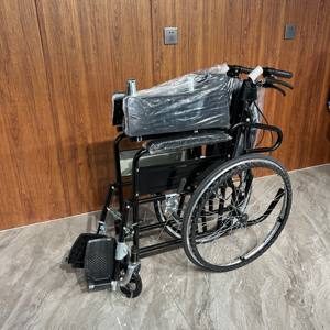 Sedia a rotelle pieghevole manuale multifunzione, sedia a rotelle in acciaio leggero, sedia a rotelle appositamente progettata per ospedali disabili - Product Image 4