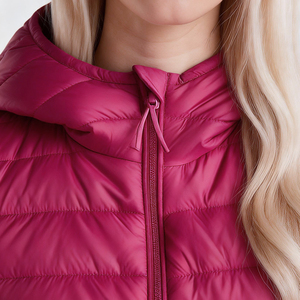 Piumino da Donna con Cappuccio - Giacca Invernale Leggera e Calda Trapuntata, Vestibilità Slim, Parka Imbottito <span class=keywords><strong>Fucsia</strong></span> per Esterni e Casual, Logo Personalizzabile - Product Image 4