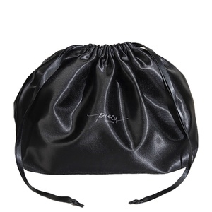 Sac de shopping en satin noir avec cordon de serrage, design gratuit, taille personnalisée, pochette anti-poussière en satin pour cosmétiques et soins de la peau - Product Image 2