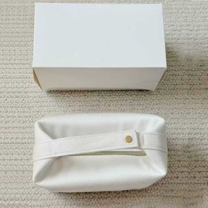 Brand VIP new model ladies' <b>white</b> canvas embroidered handbag for cosmetics storage - Product Image 2