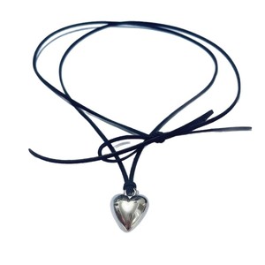 Collana con Ciondolo a Cuore Nero per Donne, Stile Pelle, Charm 3D a Cuore, Gioiello da Collo Semplice e alla Moda - Product Image 5