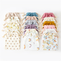 Pochette à cordon double couche en pur coton imprimé crêpe pour bavoirs bébé, lingettes apaisantes, sac de rangement suspendu et de voyage