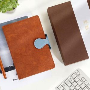 En stock, carnet à couverture rigide en cuir A5 avec boucle magnétique simple, carnet de planification de haute qualité, carnet de journal pour l'école - Product Image 5