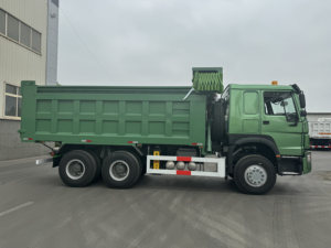 Prix d'usine Sinotruk HOWO 6x4 camion à <span class=keywords><strong>benne</strong></span> basculante avant 18m3 camion à <span class=keywords><strong>benne</strong></span> basculante 30T camion à <span class=keywords><strong>benne</strong></span> basculante pour l'Afrique - Product Image 3