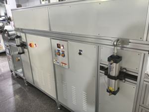 מכונת למינציה דיגיטלית גמישה מסוג Roll to Roll עם להב קומא, 2 מטרים, מכונת ציפוי הידרוג'ל עם תנור, למכירה במפעל - Product Image 5