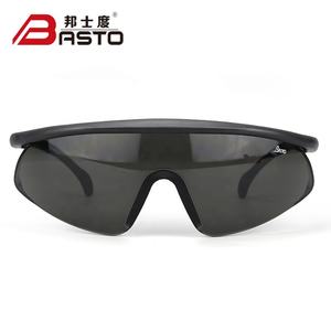 プロ仕様のUV保護ナイロンフレーム安全メガネ、機器操作時の目の保護、眼鏡技師とユーザー向け - Product Image 2