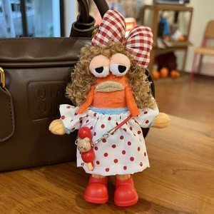 ตุ๊กตาครัสตี้แครบ ซีรีส์ชาวเมืองปลาตัวไม่ดี ของตกแต่งกระเป๋า DIY ของเล่นตุ๊กตาขนนุ่มสุดน่ารัก พวงกุญแจน่ารัก ทำจากใยฝ้าย PP - Product Image 5