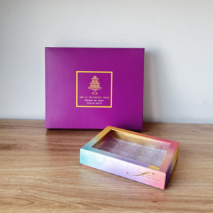 Scatola di Lusso in Stile Francese per Macaron con Inserto in PET Trasparente e Chiusura Magnetica per Confezioni Regalo di Pasticceria Artigianale - Product Image 2
