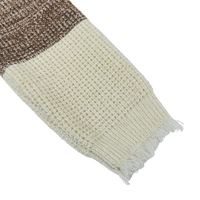 Pull en maille ample à col rond pour femme, motif color block marron et beige, avec franges brutes et texture nid d'abeille, manches longues