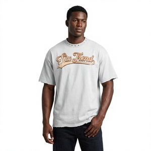 เสื้อยืดคอกลมแขนสั้นสีเทาสำหรับผู้ชาย Six Trend พิมพ์ลายตัวอักษรด้านหน้า สไตล์ลำลอง ทรงปกติ ผ้าเจอร์ซีย์คอตตอน สตรีทแวร์ เป็นมิตรกับสิ่งแวดล้อม - Product Image 2