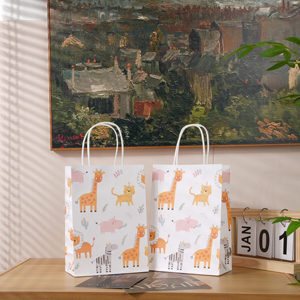 Sacs en papier kraft brun et blanc recyclés pour l'emballage alimentaire, avec poignées et impression de logo personnalisé - Product Image 1