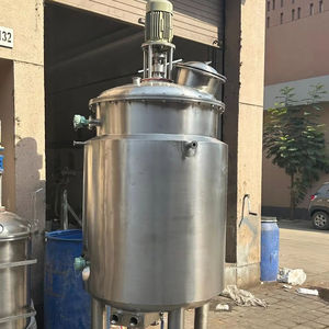 Cuve de réaction verticale en acier inoxydable avec agitateur motorisé pour le mélange et le traitement de liquides industriels - Product Image 2