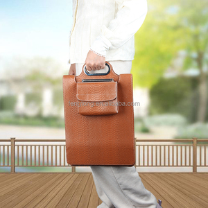 Tùy Chỉnh Da Sang Trọng Macbook Túi Đứng Với 3-Trong-1 Không Dây Sạc Điện Thoại Earbuds IWatch Bên Trong Túi 10W Công Suất Đầu Ra - Product Image 2