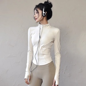 Haut de yoga pour femme, vêtement d'extérieur pour l'entraînement de Pilates, coupe ajustée pour le sport avec fonction de séchage rapide - Product Image 4