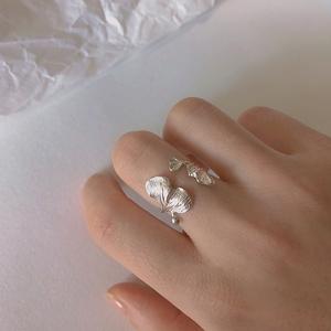 Bague Feuille de Ginkgo en Argent Pur S925 Wenchi, Plaqué Or 18K, Style Forêt Artistique et Tendance, Personnalité Unique, Ouverture Ajustable, Petite et Fraîche - Product Image 3