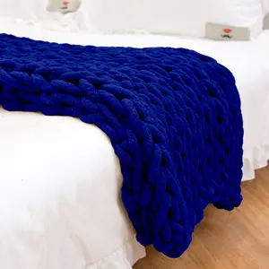 China Blanket Supplier Wholesale Super Warm Soft Chenille Yarn Cable Knitted Blanket