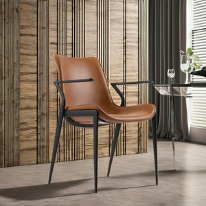 Sedia da Pranzo <span class=keywords><strong>Verde</strong></span> Italiano con Gambe Nere per Uso Domestico Sedia per Famiglie Numerose con Schienale Decorativo <span class=keywords><strong>Poltrona</strong></span> da Ristorante in Vendita - Product Image 1