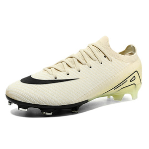 Nuevas zapatillas de fútbol transfronterizas para niños y niñas, transpirables, con tacos largos, para entrenamiento en césped artificial. - Product Image 4