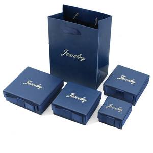 Luxus benutzerdefiniertes Logo gedruckt grün rot Bogen-Halsband Ring-Set Schmuck Verpackung Papierschachtel mit Tote-Tasche - Product Image 4