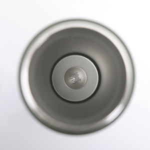 Bottiglia d'Acqua Isolata in Acciaio Inossidabile con Elegante Curvatura, Coperchio con Cannuccia Girevole, Lavabile a Mano, Senza BPA, Ideale per Bevande Calde - Product Image 3
