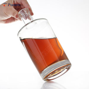 750ml 700ml 500ml Bouteille <span class=keywords><strong>de</strong></span> spiritueux en verre ronde personnalisée en usine avec fond épais en liège <span class=keywords><strong>haut</strong></span> <span class=keywords><strong>de</strong></span> <span class=keywords><strong>gamme</strong></span> recyclable pour whisky <span class=keywords><strong>Gin</strong></span> - Product Image 3