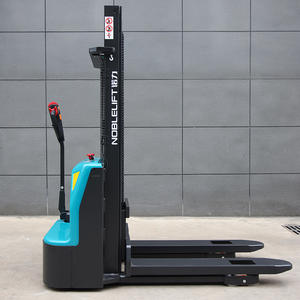 מלגזה חשמלית נובליפט 1.5 טון, סוג הליכה, ידית ארוכה, סוללת עופרת-חומצה, תורן דו-שלבי, פוליאוריטן, מעבר 1200 מ\\\"מ - Product Image 3