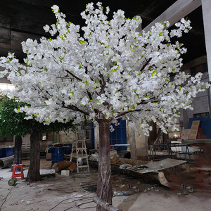 Arbre artificiel en fibre de verre blanc de grande taille WWYG, 2-5m de haut, simulation réaliste pour affichage au sol en centre commercial ; Fleur de pêcher - Product Image 1