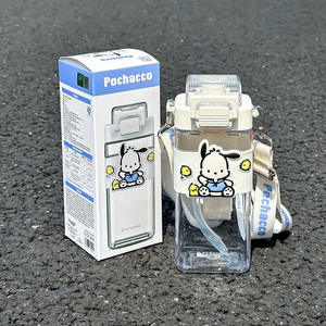 Bouteille d'eau Pochacco Tritan de grande capacité avec sangle pour enfants et filles, design de dessin animé mignon, tasse à boisson portable - Product Image 4