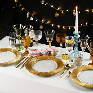 Plato de Cristal Transparente con Borde Dorado Acanalado, <span class=keywords><strong>Base</strong></span> Versátil para Plato de Cena, Ideal para Hogar, Hotel y Bodas - Product Image 5