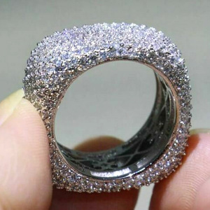 Anello geometrico in stile Pave per donna, anello con pietre scintillanti, accessorio elegante per gioielli da indossare tutti i giorni - Product Image 2