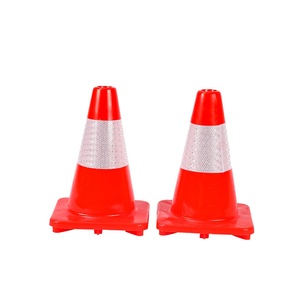 Conos de Tráfico Reflectantes Prismáticos de Alta Intensidad de PVC Mini Personalizados Baoye, Accesorios de Seguridad para Uso en Carreteras - Product Image 1