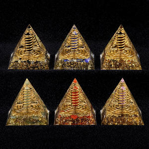 Pyramide d'<span class=keywords><strong>Orgonite</strong></span>/Orgone en Spirale <span class=keywords><strong>de</strong></span> Cristal/Résine Polie <span class=keywords><strong>de</strong></span> 6 cm pour la Guérison, le Reiki, la Méditation et l'Équilibrage des Chakras – Vente en Gros - Product Image 1