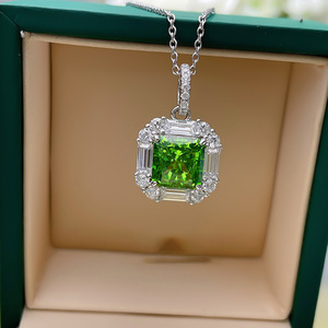 Collier pendentif carré géométrique en cristal pour femme, style vintage français, chaîne de clavicule, bijoux - Product Image 2