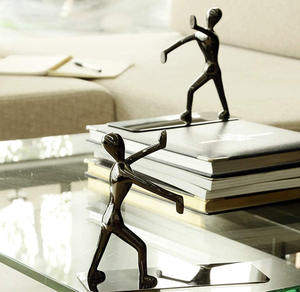 Porte-livres en acier inoxydable noir vertical de style Art déco en forme humaine, robuste, pour bureau, organisateur de livres créatif, décoration de livres - Product Image 3