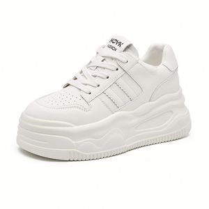 Zapatillas Deportivas Cómodas con Suela Suave, Estilo Coreano, Zapatos Casuales con Plataforma, Zapatillas Blancas que Aumentan la Estatura, Nuevos Estilos para Mujer - Product Image 1