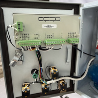 Machine de remplissage et de scellage automatique intelligente PLC pour granulés, pesage et emballage de 50 kg pour granulés d'aliments, copeaux de bois, sciure de bois, matériaux en vrac tissés