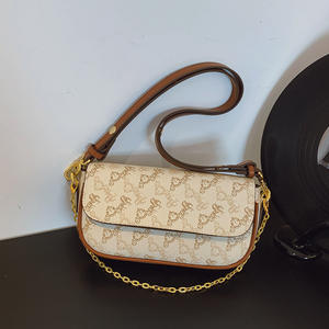 Bolso de Mano de Moda para Mujer, Duradero y Portátil, de Material PU, con Cadena Decorativa, Estilo Bandolera y Función Antirrobo - Product Image 4