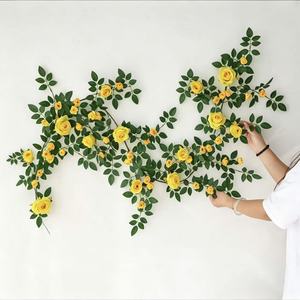 Guirlande de roses artificielles suspendues, fleurs en soie pour mur, jardin, maison, roses grimpantes artificielles roses, rouges, jaunes - Product Image 1
