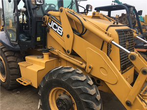 Retroexcavadora JCB 3CX con Motor Diésel CAT, Carga Nominal de 15 Toneladas, Potencia de 92 KW, Configuración de Ruedas 4x4, Modelo 2015, 2500 Horas - Product Image 3