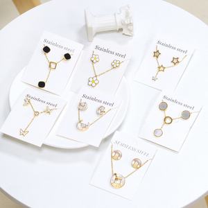 Joyería al por Mayor de Acero Inoxidable con Baño de Oro PVD de 18K para Mujeres y Niñas, Elegante Juego de Collar y Aretes para Regalo, Joyería para Fiestas - Product Image 1