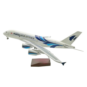 Modèle d'<span class=keywords><strong>avion</strong></span> de simulation Airbus A380 Malaysia Airlines à l'échelle 1:160, 46 cm, avec train d'atterrissage éclairé, modèle d'<span class=keywords><strong>avion</strong></span> <span class=keywords><strong>civil</strong></span>, vente en gros - Product Image 2