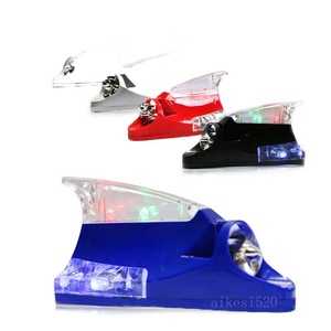 Antenne de voiture universelle de haute qualité à <span class=keywords><strong>aileron</strong></span> de requin AM/FM entièrement automatique avec lumière LED sept couleurs, marque Feng Qin, 170-240 MHz - Product Image 2